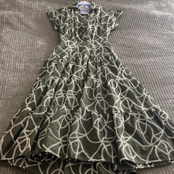 Mila Mae Dresses & Skirts - Chic Olive Patterned Midi Dress